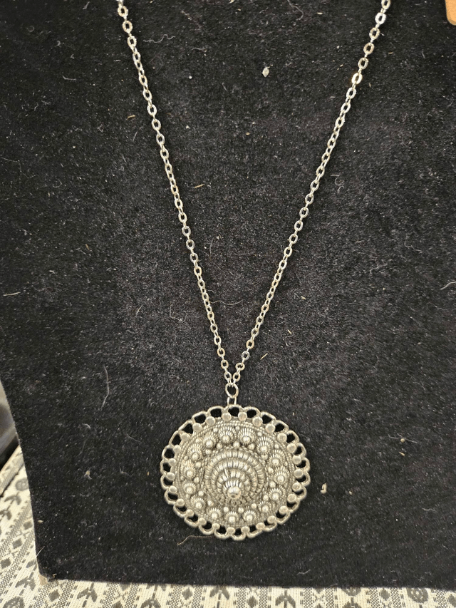 Ketting met Zeeuwse knop verzilverd